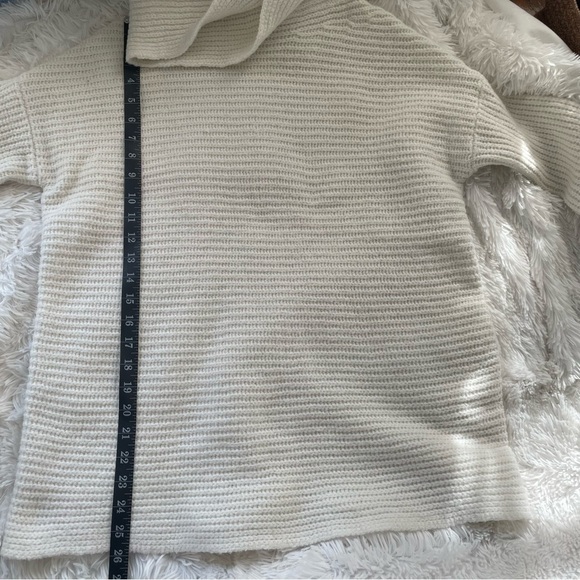 PILCRO Anthropologie | Cowl Neck Chunky Knit Oversized Cream Sweater, XS - Picture 8 of 14